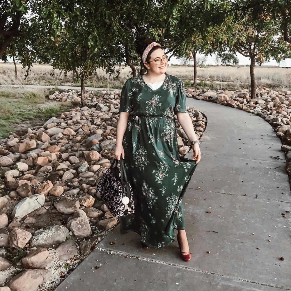 Meet your Posher, Rachel N. 💐